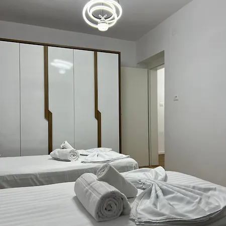 Heart Of A Cozy For Explorers * Τίρανα