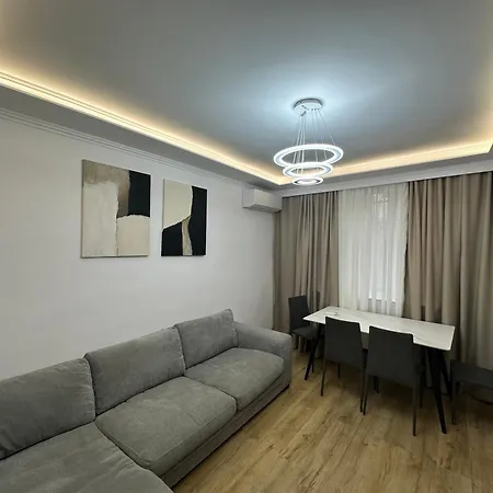 Heart Of A Cozy For Explorers Apartment Tirana